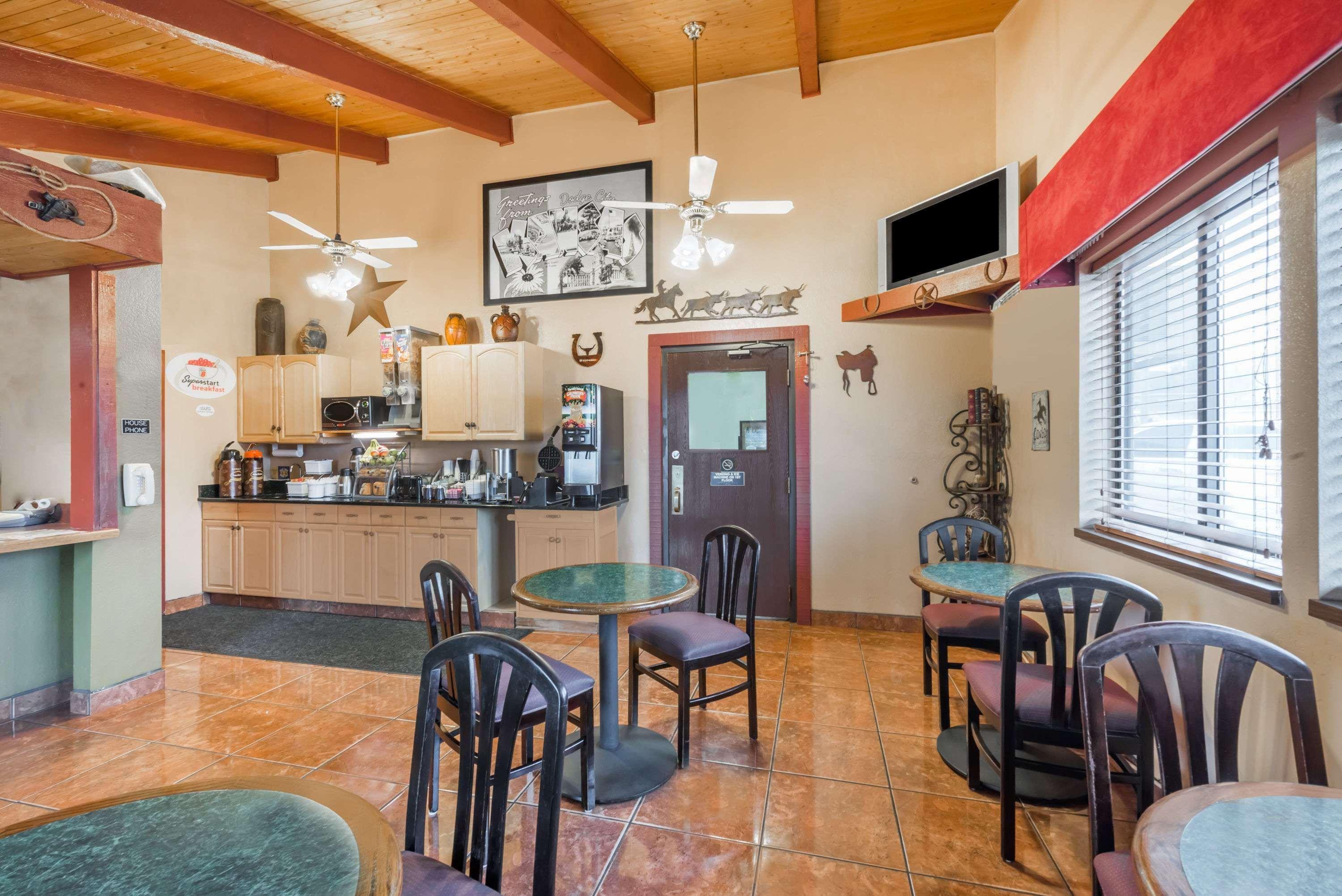 Super 8 By Wyndham Dodge City Kültér fotó