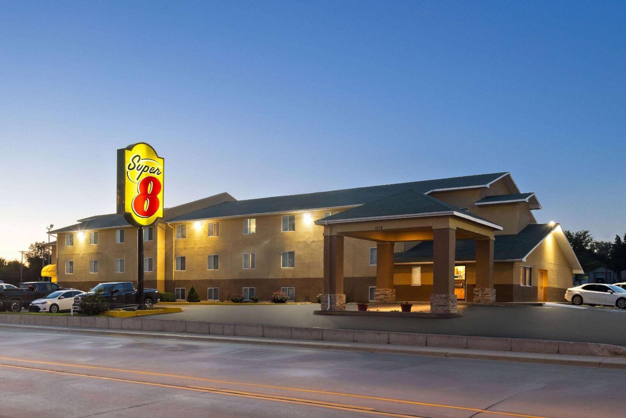 Super 8 By Wyndham Dodge City Kültér fotó